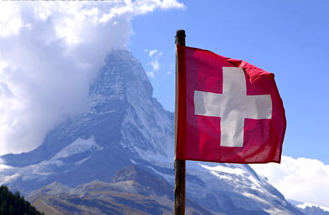 نهاوندیان برای توسعه روابط بانکی به سوئیس رفت