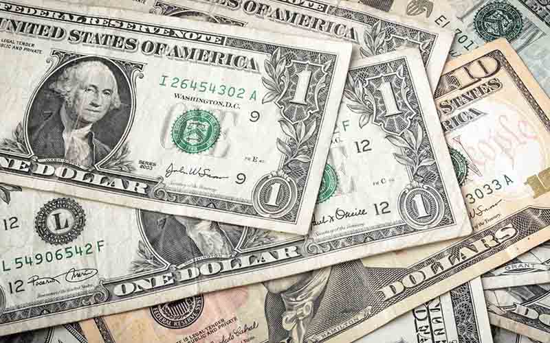 دلار آمریکا به پایین‌ترین سطح خود در یک سال گذشته رسید