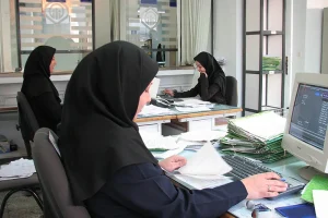 علت نرخ پایین مشارکت اقتصادی زنان در ایران نسبت به کشورهای همسایه چیست؟