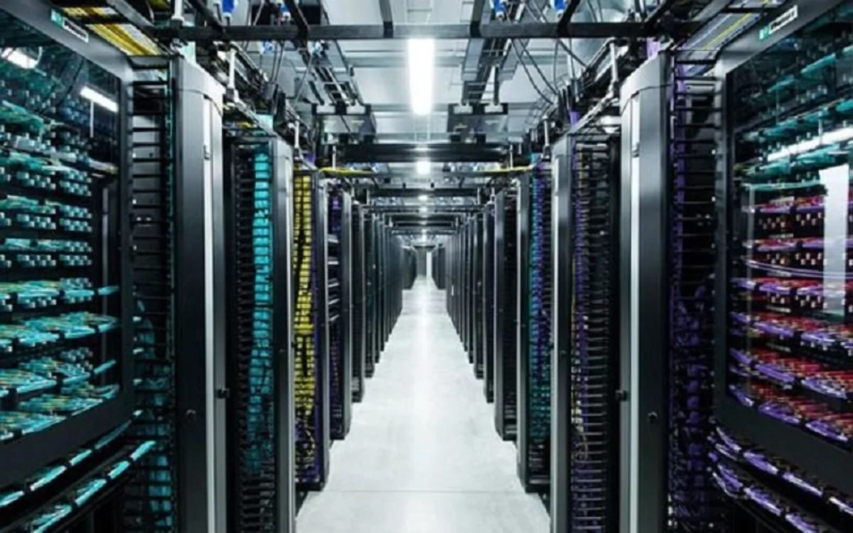 چین رایانه‌ی غول پیکر ۲ هزار کیلومتری را فعال کرد