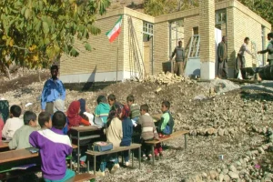 تخریب ۳۰۰ مدرسه سنگی در ۱۷ استان کشور کلید خورد