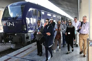 راه‌اندازی قطار گردشگری مثلث طلایی