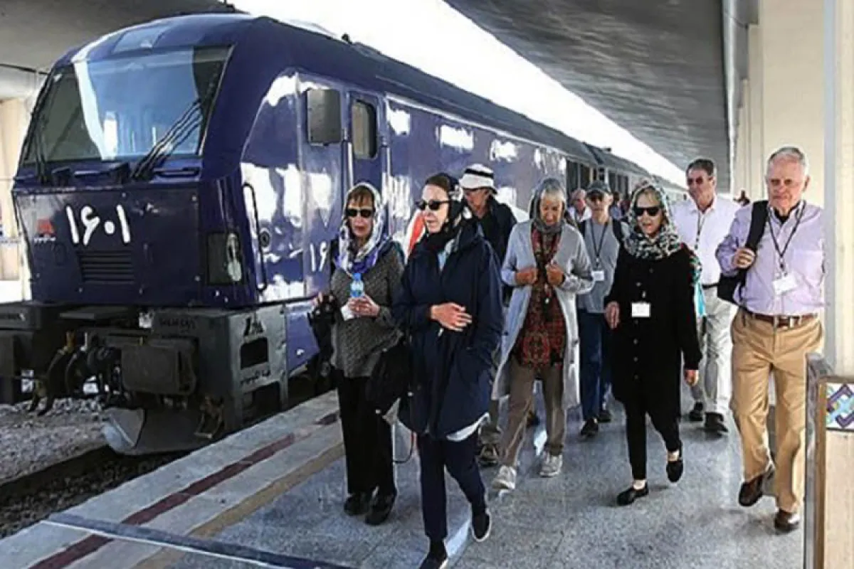 راه‌اندازی قطار گردشگری مثلث طلایی
