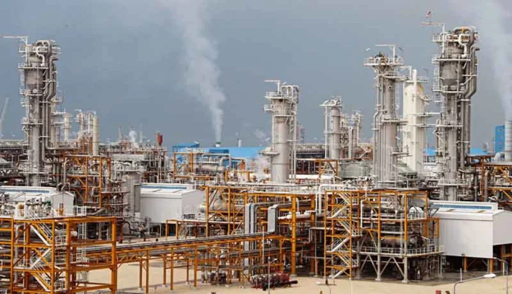 Iran refinery 1200x690