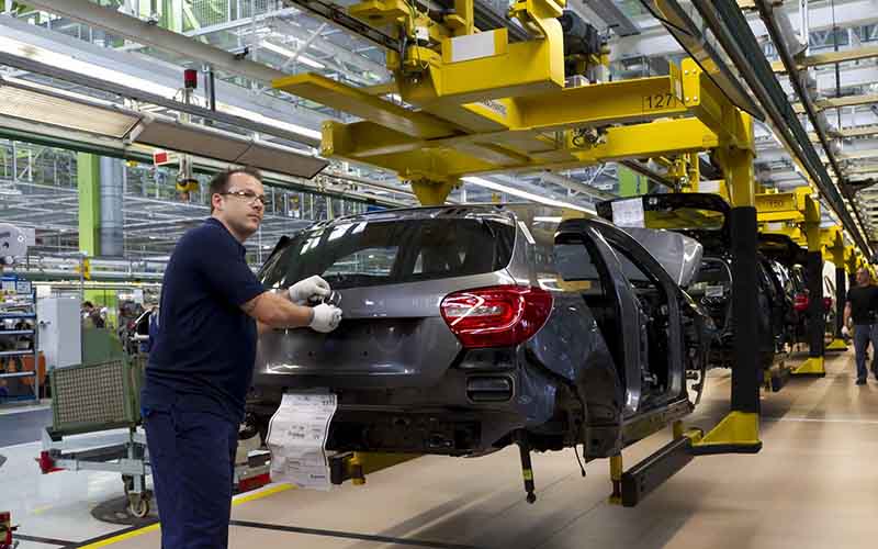 2013 Mercedes Benz A Class Photos Production Line 01