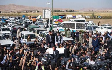 رئیسجمهور از مناطق زلزلهزده سرپل ذهاب بازدید کرد رئیسجمهور از مناطق زلزلهزده سرپل ذهاب بازدید کرد