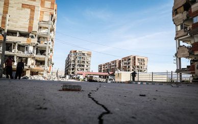 زلزله ۵.۶ ریشتری حوالی «سومار» کرمانشاه را لرزاند تعطیلی برنامههای هنری به احترام قربانیان زلزله غرب ایران