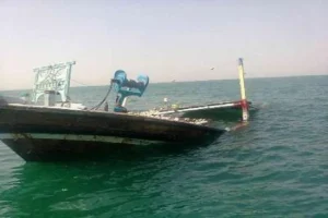 فرماندار: پرتابه آمریکا به یک لنج باری از شهرستان سیریک در دریای عمان اصابت کرد