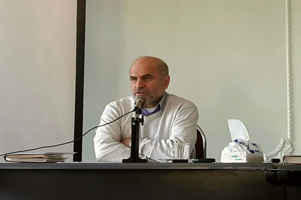 مومنی 1 ak5240 1200x800