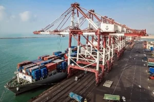 خدمات تشریفات ترخیص کالا بدون وقفه در بندر رجایی ادامه دارد