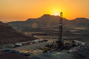 افزایش روزانه ۳۸ هزار بشکه‌ای تولید نفت از میدان آزادگان جنوبی در ۱۰ ماه اخیر
