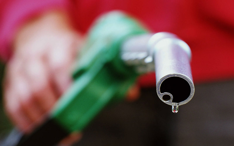 محدودیت عرضه بنزین سوپر تا پایان مرداد رفع می‌شود