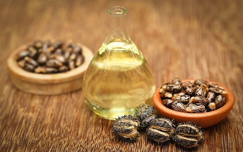 چطور از روغن کرچک برای پوست استفاده کنیم؟