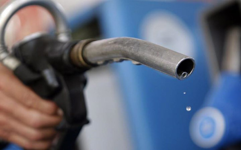 مجلس به هیچ‌وجه اجازه افزایش قیمت بنزین را به دولت نمی‌دهد