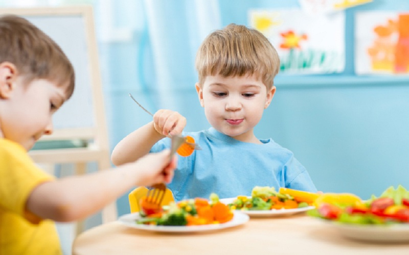 نکات رفتاری در تغذیه کودک