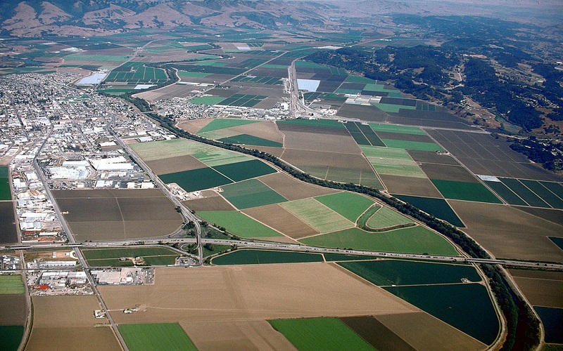 1024px Watsonville California aerial view