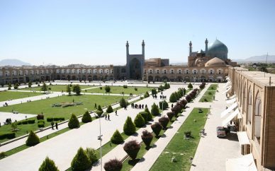 تعویض سایهبانهای میدان نقشجهان