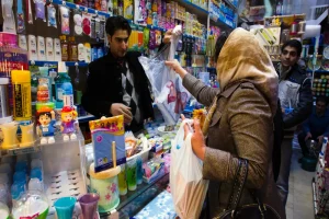فعالیت تمامی سوپرمارکت‌ها در مسیرهای تشییع رهبر شهید/ فعالیت برخی‌ها ۲۴ ساعته شد