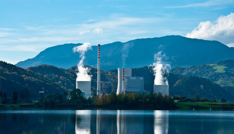 نیروگاه سوخت فسیلی انرژی هسته‌ای زمین پاک