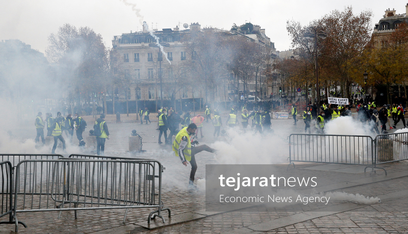 yellow vest 2