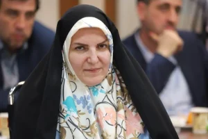 عرضه نفت ایران با حذف واسطه‌ها و کمترین تخفیف ادامه خواهد داشت