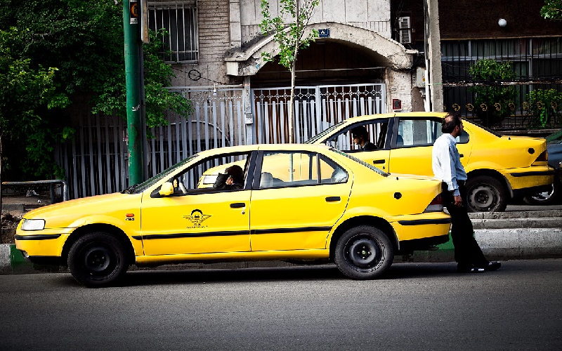 درآمد رانندگان تاکسی در امارات ۱۷ برابر ایران است