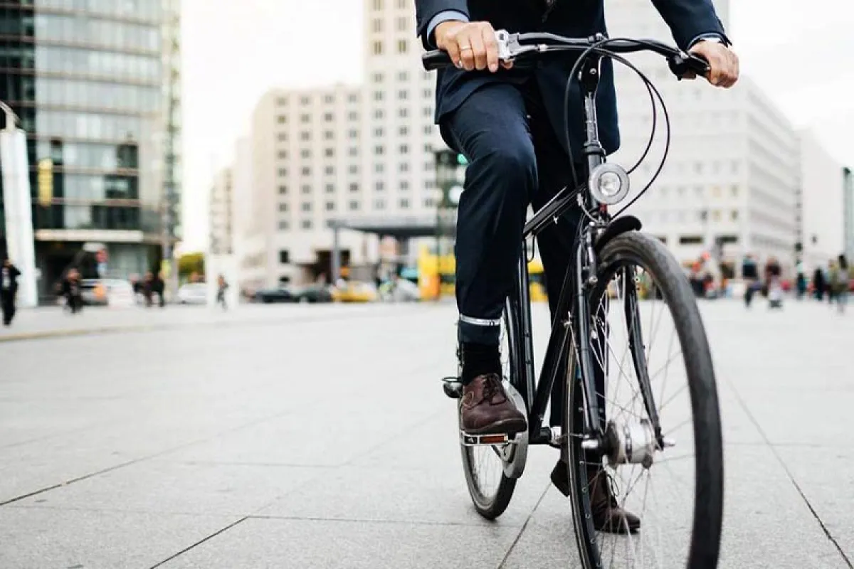 تردد دوچرخه در معابر شلوغ ممنوع است