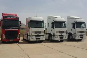 اعتراض کامیون داران همچنان ادامه دارد
