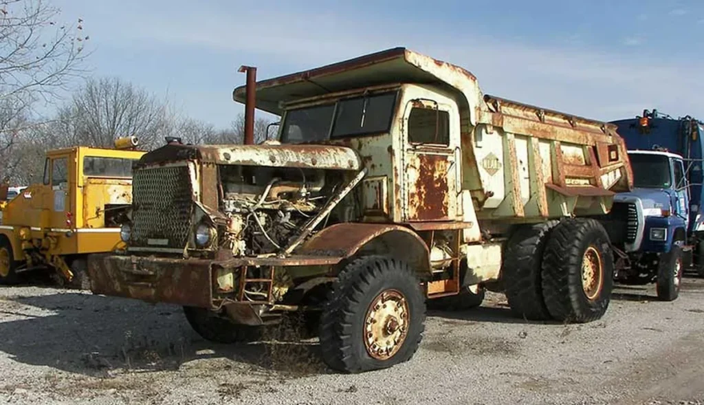 Euclid offroad dump truck old ak16957 1200x800 ak11625 1200x800
