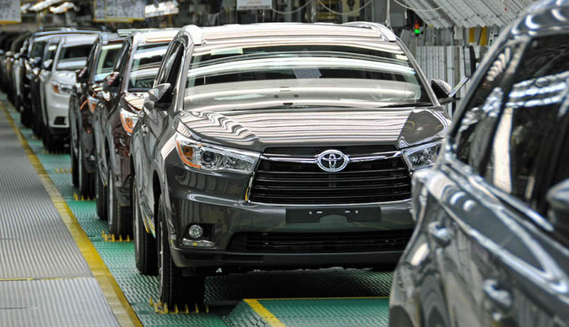 Toyota Highlander car production line