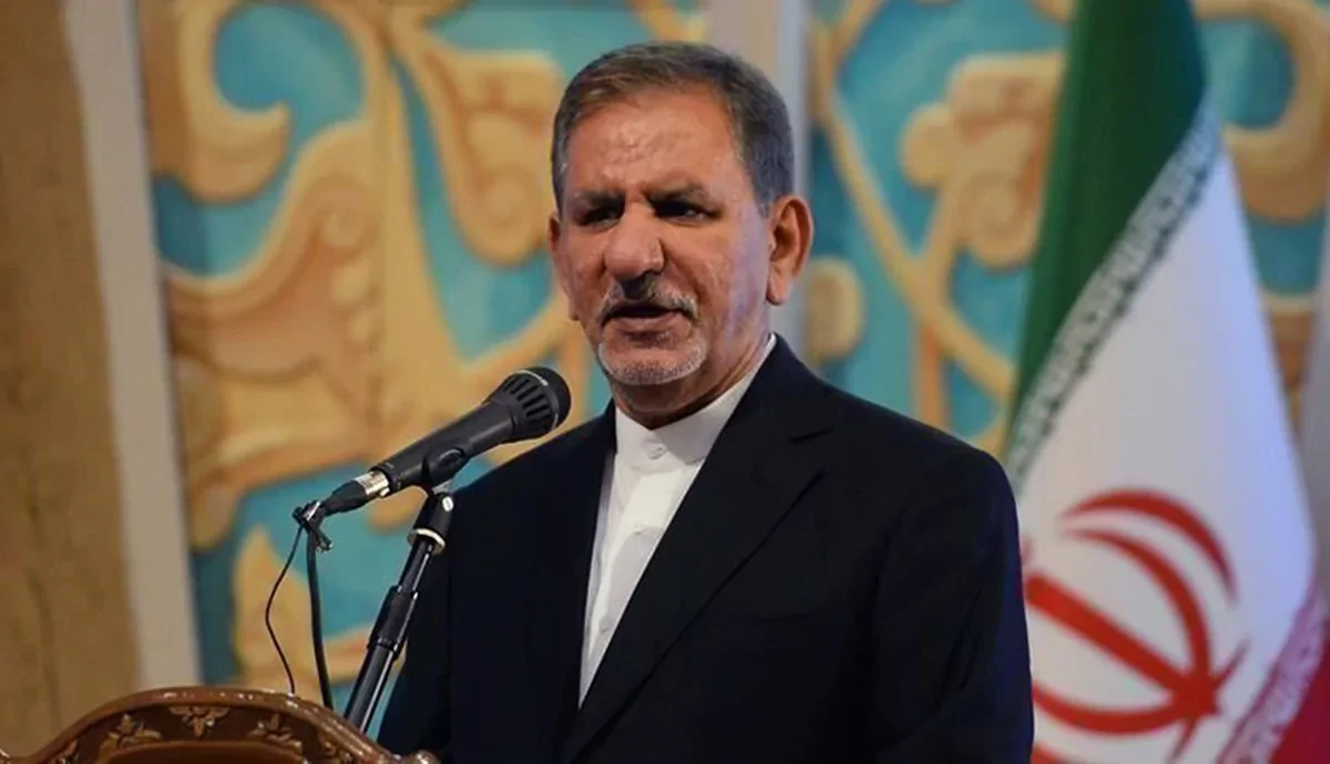 جهانگیری: برخی فکر می کنند توسعه با اعتقادات ناسازگار است