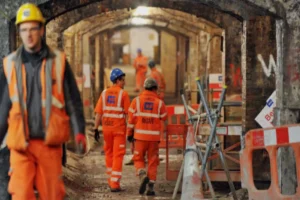 یک راه حل برای تبدیل وضعیت نیروهای شرکتی/ از تصویب‌نامه هیات وزیران استفاده کنید