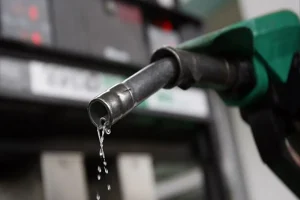 قیمت بنزین تغییر می‌کند؟