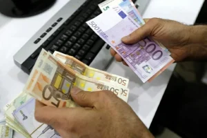 مدیرعامل صندوق ضمانت صادرات: این برداشت که ارز صادرکنندگان به کشور بازنمی‌گردد، تعبیر دقیقی نیست