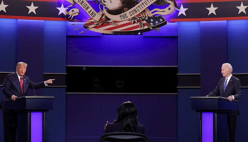 NASHVILLE, TENNESSEE - OCTOBER 22: U.S. President Donald Trump and Democratic presidential nominee Joe Biden participate in the final presidential debate at Belmont University on October 22, 2020 in Nashville, Tennessee. This is the last debate between the two candidates before the election on November 3. (Photo by Chip Somodevilla/Getty Images)