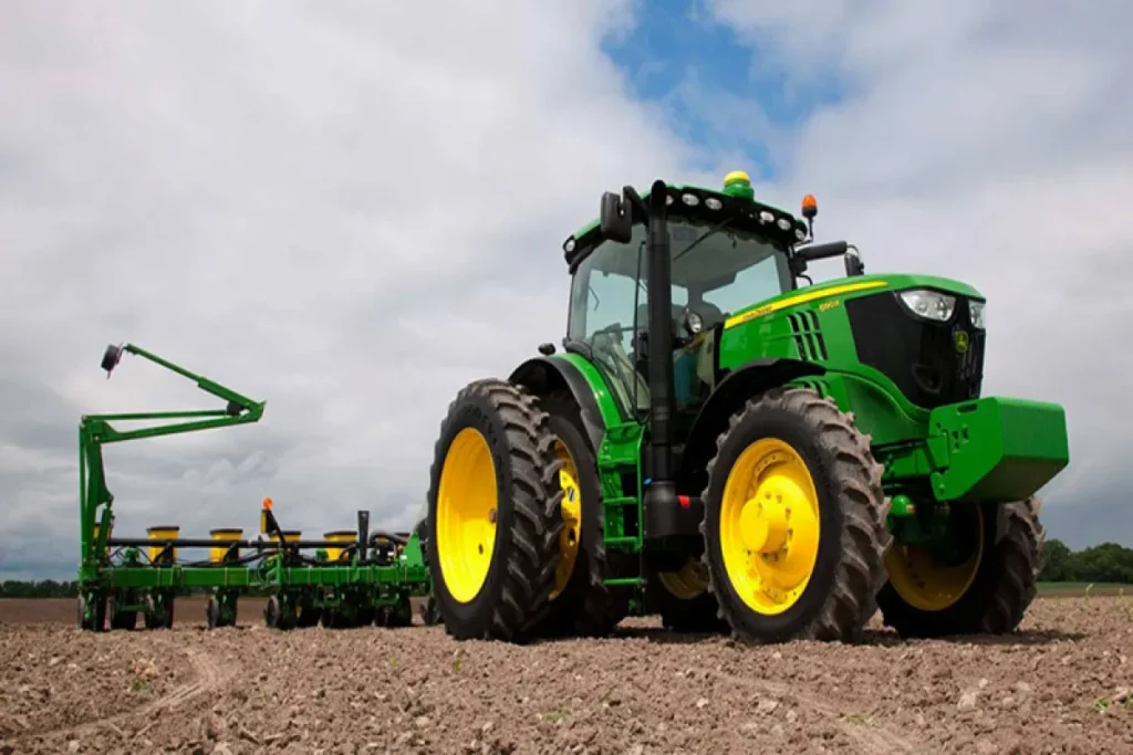 tractor 1030x579 1 ak9761 1200x800