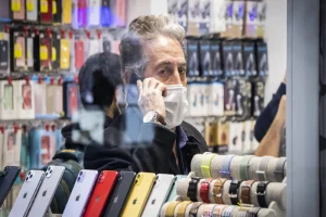 جهش ۳ برابری واردات مسافری موبایل در ۴ ماهه امسال