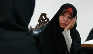 فائزه هاشمی: کشور در وضعیتی رهاشده قرار دارد