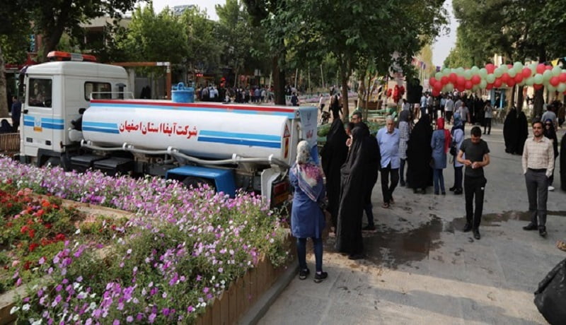وضعیت بحرانی آب شرب اصفهان/ آبرسانی سیار انجام می‌شود