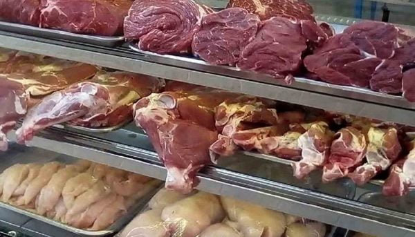 کاهش تقاضای گوشت/ توقف صادرات دام از بعضی استان‌ها
