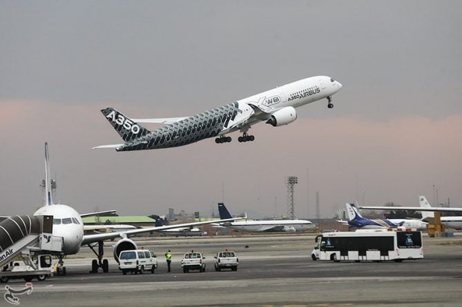 Airbus A350 demonstration at Tehran Mehrabad Airport 27 e1461157136522