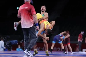 کایل اسنایدر به اتهام تجاوز معلق شد