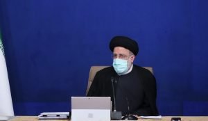 مسئولان تلاش کنند قیمت کالاهای معیشتی مردم گران نشود