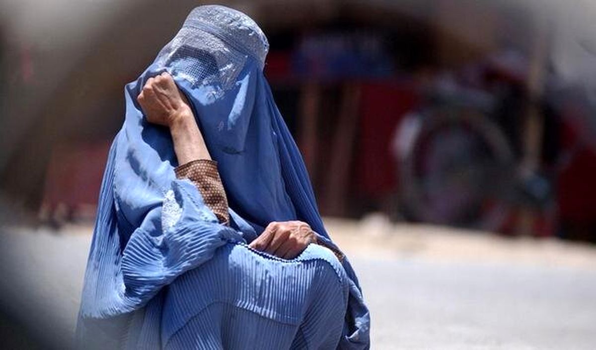 طالبان زنان را از سفر بدون همراه مرد منع کرد