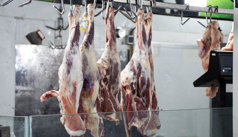 قیمت گوشت ۲۱ اردیبهشت ۱۴۰۱/ مرغ و گوشت به قیمت سابق در حال عرضه است