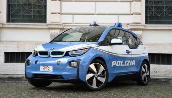 P90379375 the bmw i3 police car italy 11 2015 2250px