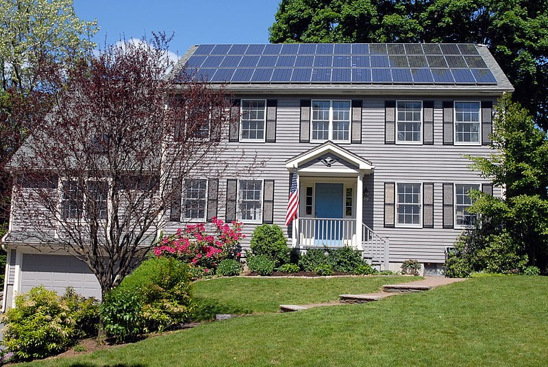 800px Solar panels on house roof 1