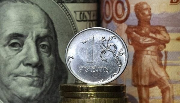 رکورد ۵ ساله ارزش روبل روسیه شکست/ فشار بر یورو و دلار