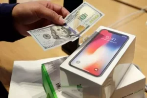 فعالان صنفی جزئیات تخلف در واردات گوشی‌های لوکس را فاش کردند