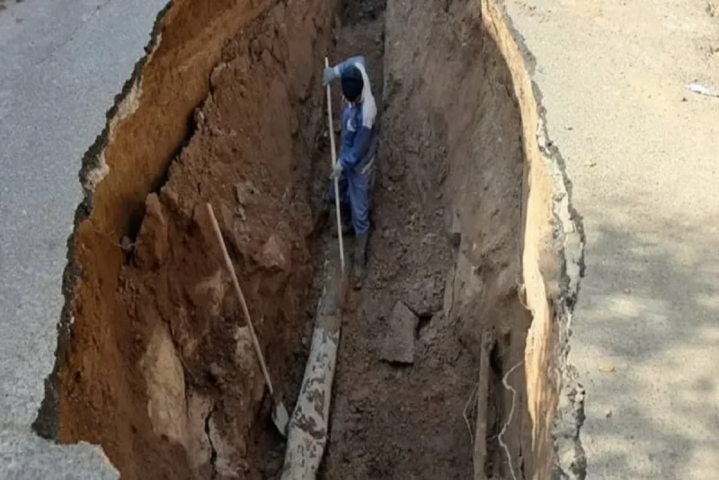 فرونشست زمین اصفهان ak9576 1200x800